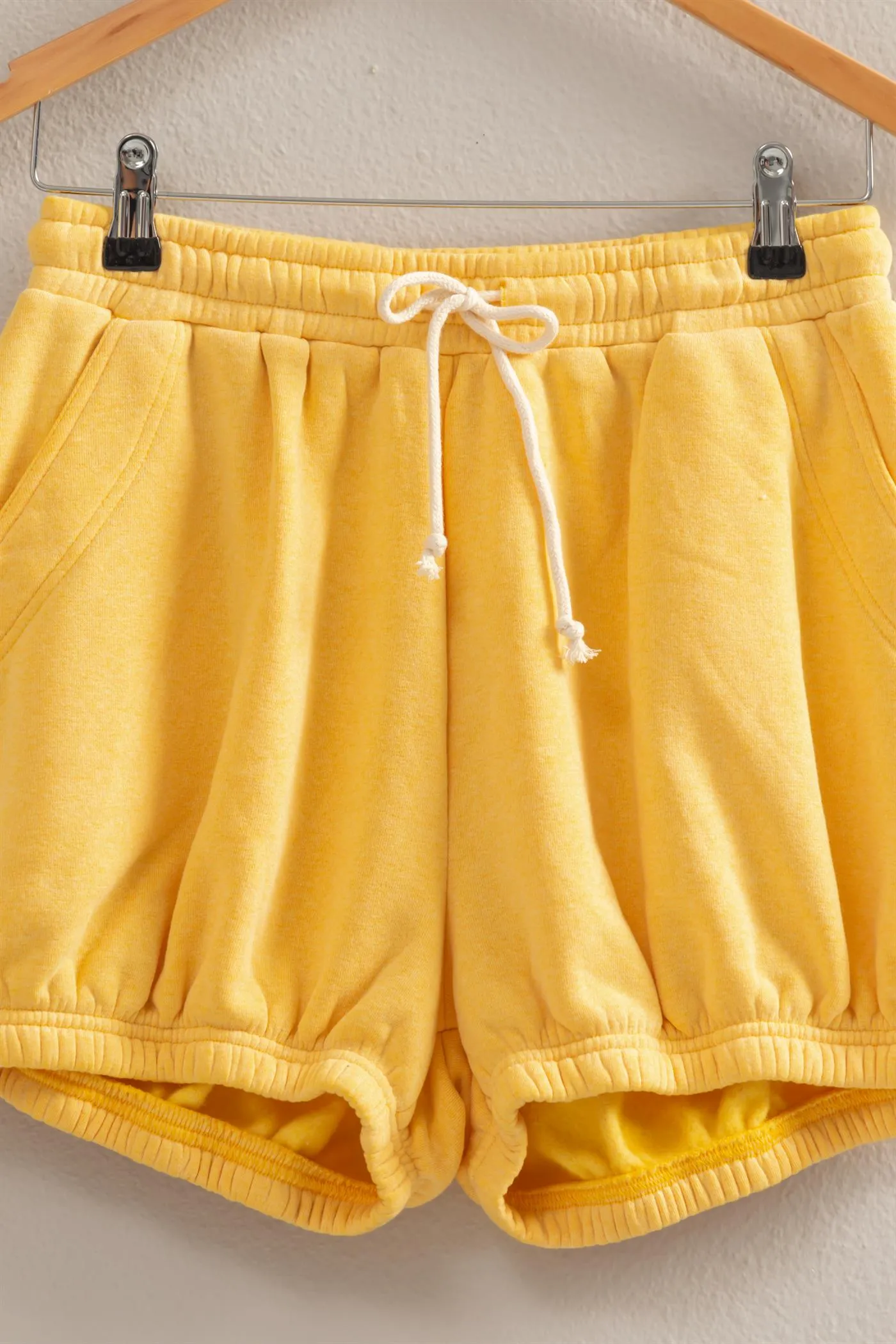 DZ25A702-Drawstring Waist Bubbled Hem Shorts