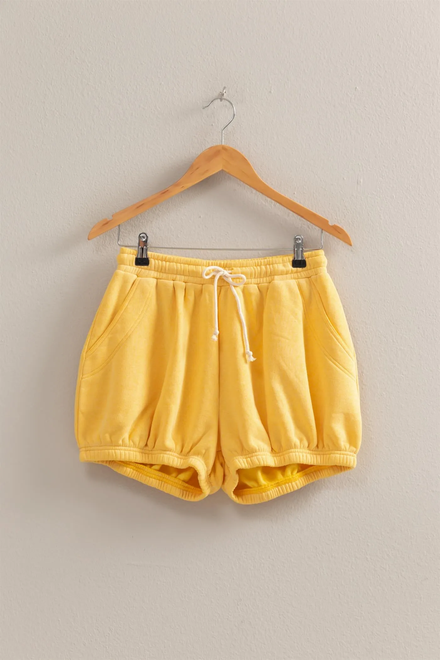 DZ25A702-Drawstring Waist Bubbled Hem Shorts