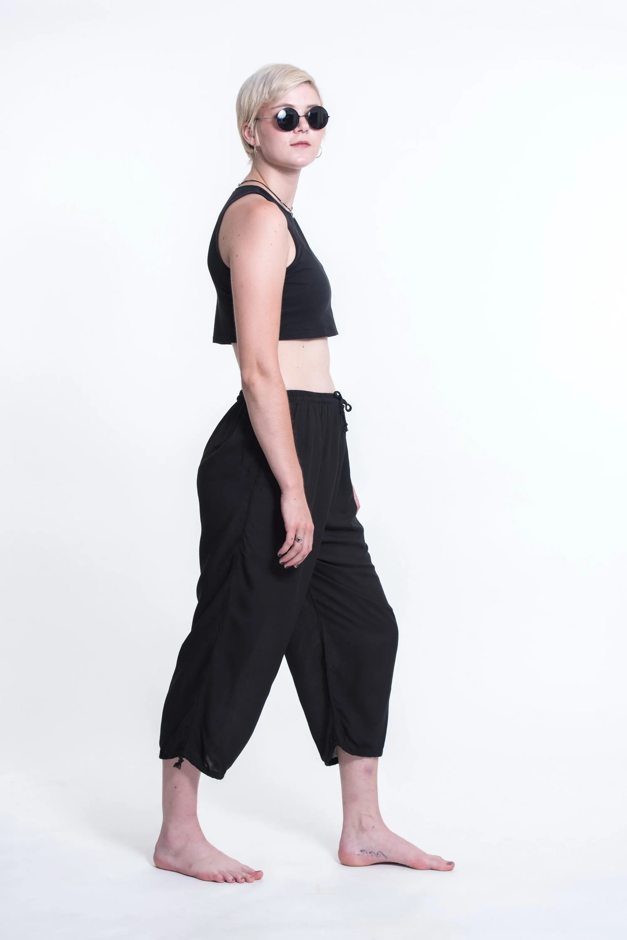 Womens Solid Color Drawstring Cropped Pants in Black